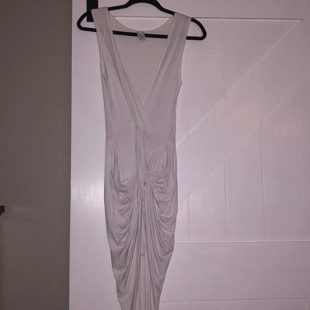 White bodycon dress! NEVER WORN. OBO! 🤍